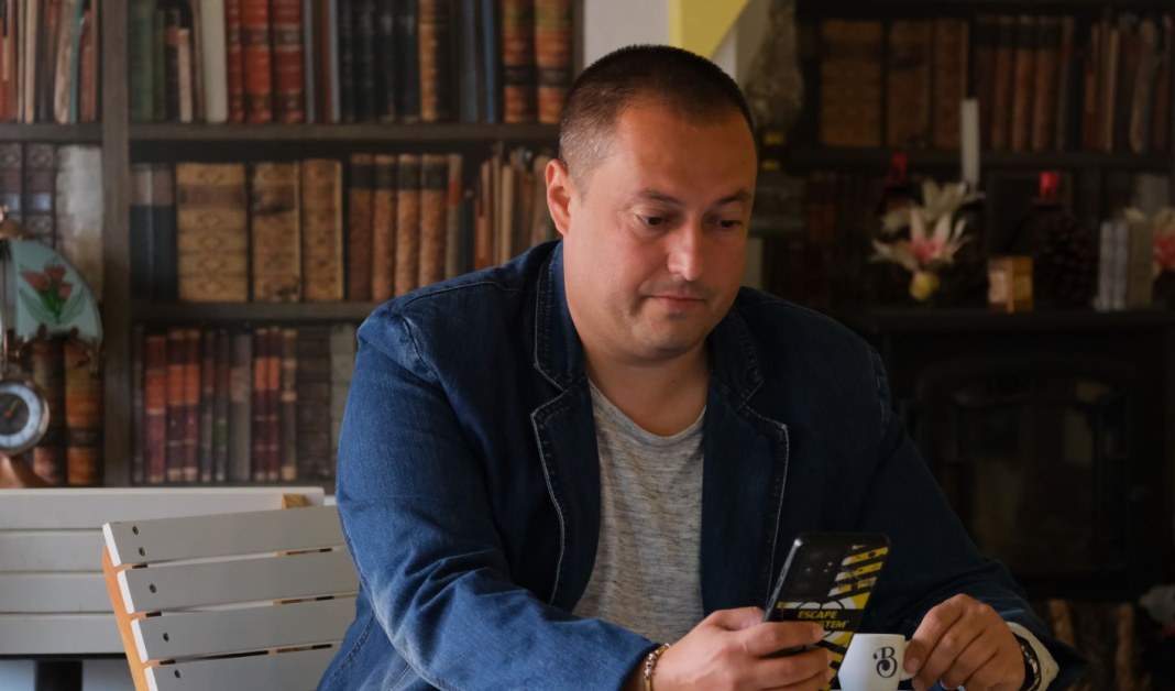 Инженер от ПГБТ с видеоклип към младите шофьори