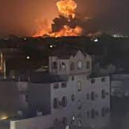 САЩ и Великобритания нанесоха удари от въздух и море срещу