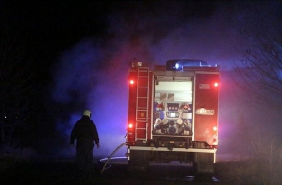 Пожар избухна в завода за боклук в София, 7 екипа огнеборци на място