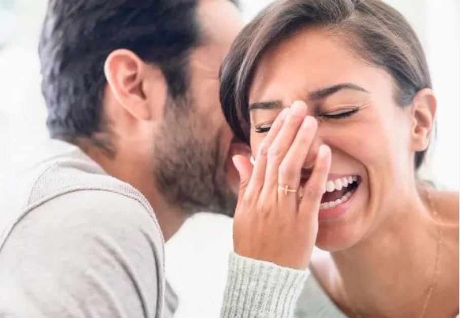 Учени установиха защо мъжете и жените невинаги се смеят на едни и същи шеги