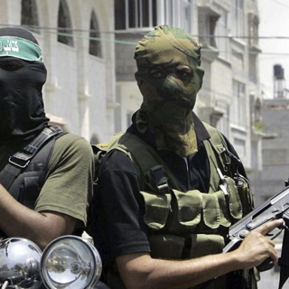 Хамас излъчи видеозапис на който трима израелски заложници държани от