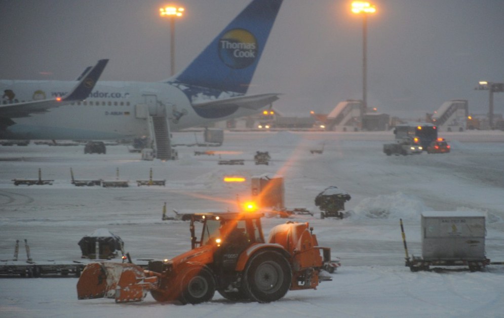 Летище Франкфурт отменя полети заради очаквана снежна буря