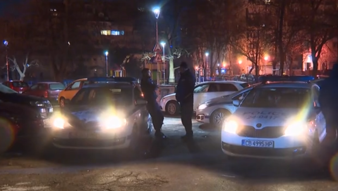 Задържаха шофьора, който помля девет коли на паркинг в София