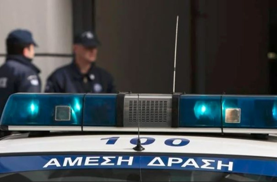 Гръцката полиция задържа българин за телефонна измама в град Катерини.