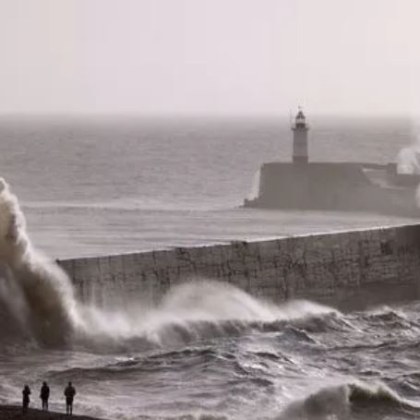 Бурята Иша нахлу в Обединеното кралство с мощни ветрове Почти