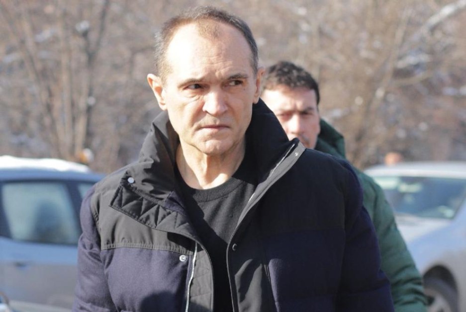Прокуратурата започна да предявява материалите по хазартното дело срещу Васил