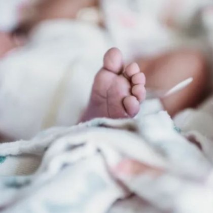Новородено бебе почина след като лекар умишлено причинил смъртта му