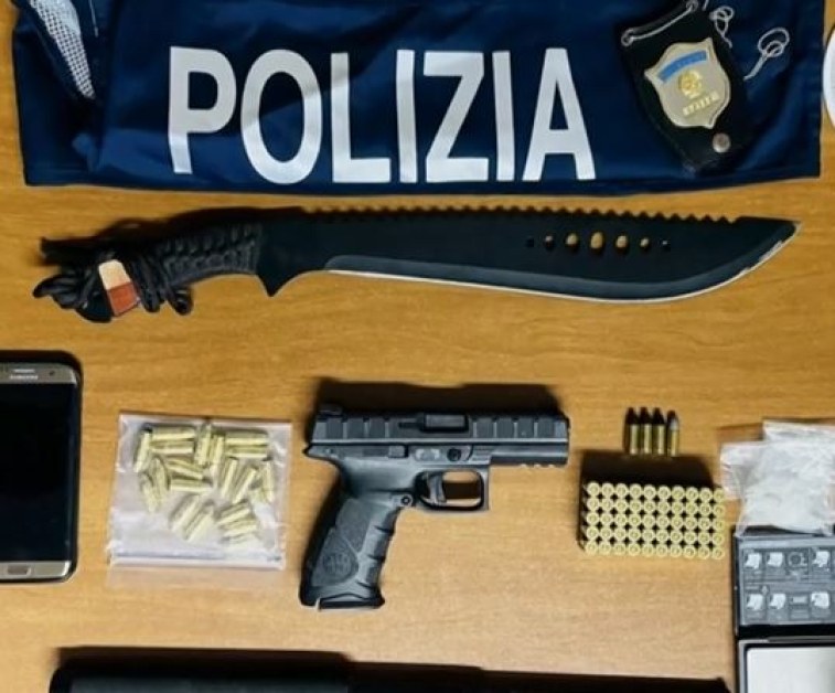 Арестуваха българин в Италия, ръководил нелегална агенция за охрана