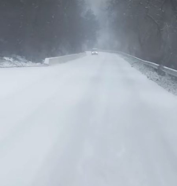 Сняг започна да вали в Смолянско