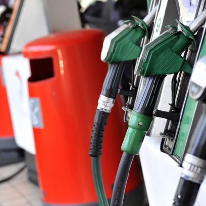 Покачват се цените на бензина и дизела по бензиностанциите у нас