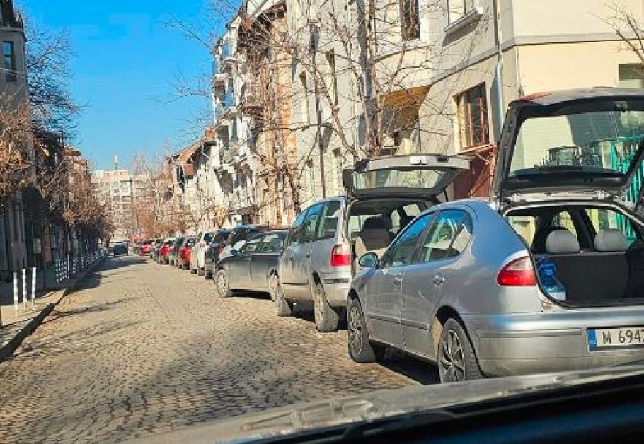 Схема: Шофьори оставят отворени багажници, за да не плащат 