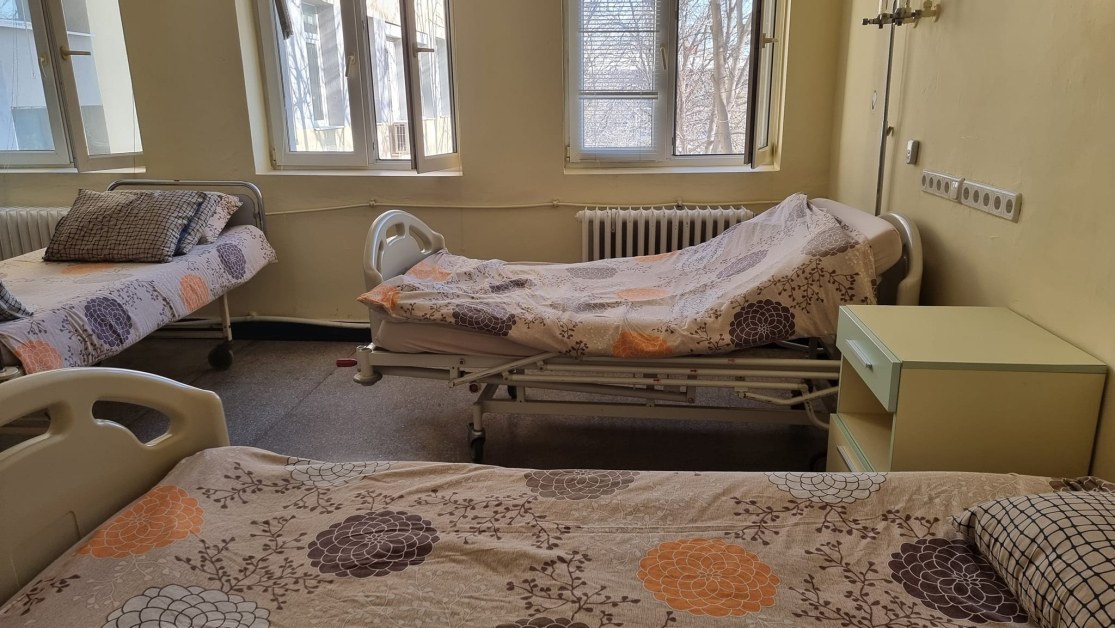 Асеновградчанка от болницата: Трябва нещо да ни повали, за да се опомним ВИДЕО