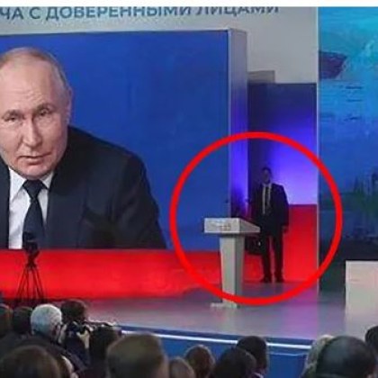 Бодигардът на Владимир Путин беше видян да държи куфарче което