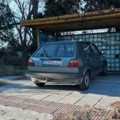 Няма празно: Шофьор откри предназначение на ръждясала спирка СНИМКА
