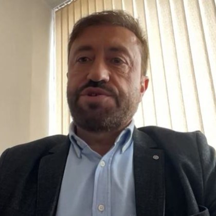 Съпругата на Нотариуса трябва да сътрудничи на органите