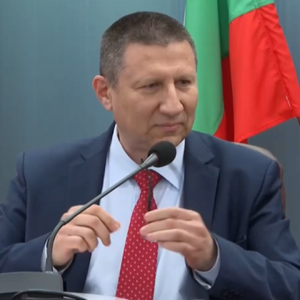 От Продължаваме Промяната Демократична България поискаха и д главен прокурор Борислав Сарафов