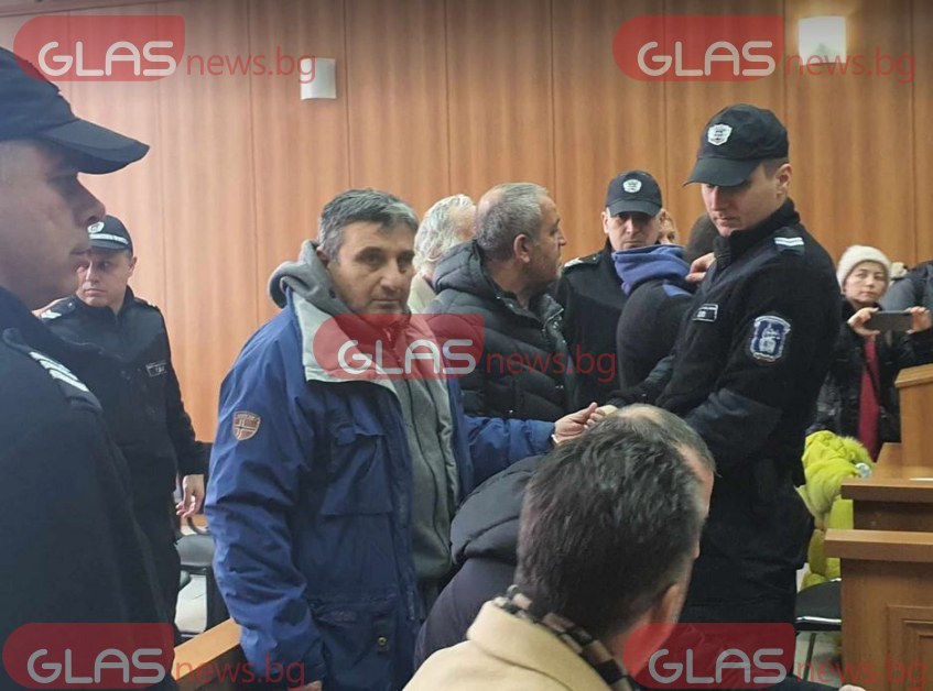 Оставиха в ареста мъжете, заловени с дрога за 400 000 лева в Пловдив СНИМКА