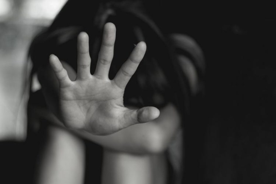 15-годишно момиче е изнасилвано многократно от най-малко 12 души в