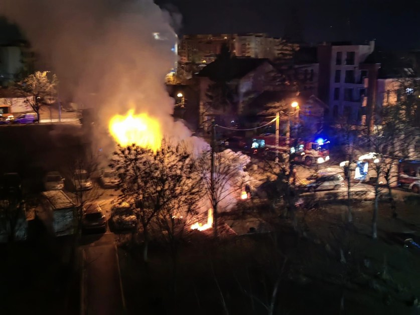 Две коли горяха в София СНИМКА
