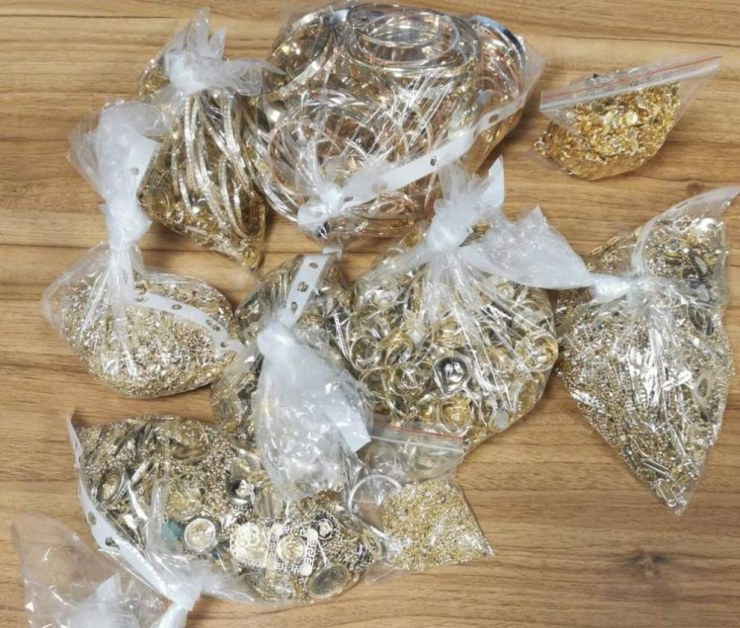 Митничари откриха 1 кг контрабандно злато на Капитан Андреево, съобщиха