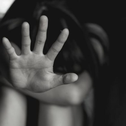 15 годишно момиче е изнасилвано многократно от най малко 12 души в