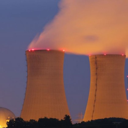 Два реактора в атомната електроцентрала Шинон в западна Франция бяха