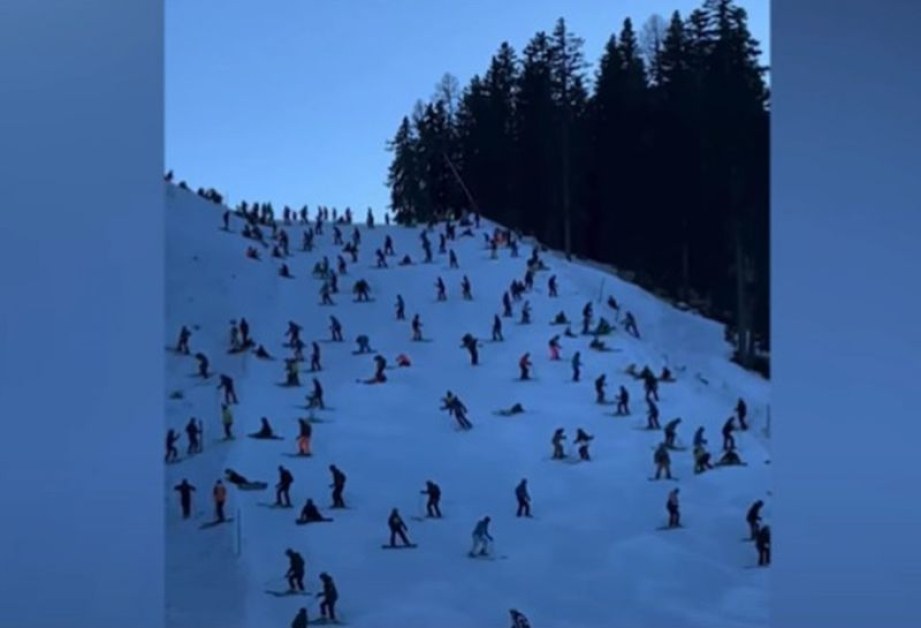 В Австрия скиори блокираха спускането от пистата след купон.  Във видео се