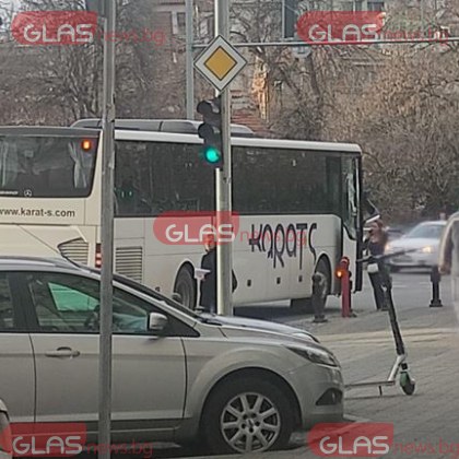 Пътен инцидент е станал преди минути в Пловдив научи GlasNews bg Пътнически