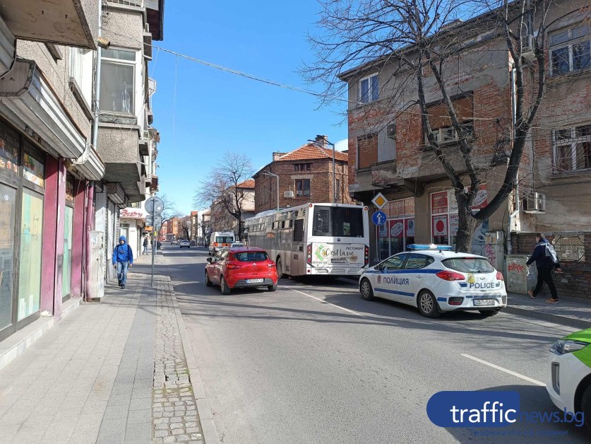 Автобус блъсна пешеходец в Пловдив СНИМКИ