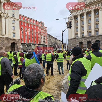 26 земеделски организации блокираха площада пред Министерския съвет Основното искане