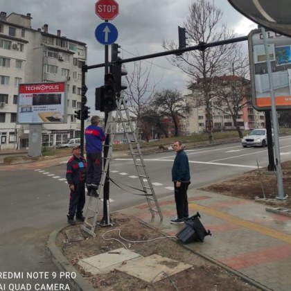 Пътни знаци във Велико Търново озадачиха местните шофьори Те са