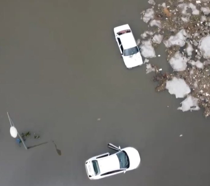 Проливни дъждове в Анталия, откриха удавен в кола мъж