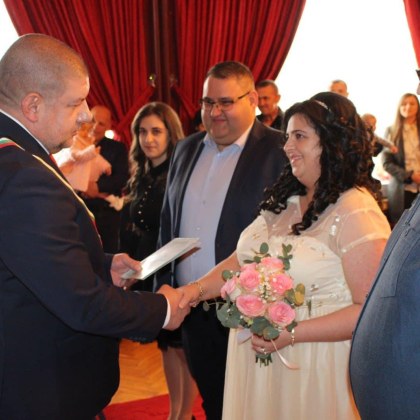 Двойка от Кричим реши да се венчае в Деня на влюбените Свети