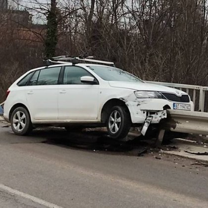 Лек автомобил катастрофира по рано днес в София Инцидентът е станал