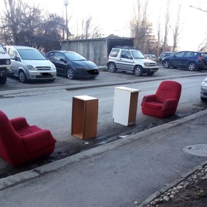 Липсата на паркоместа из София е хронична а креативни водачи