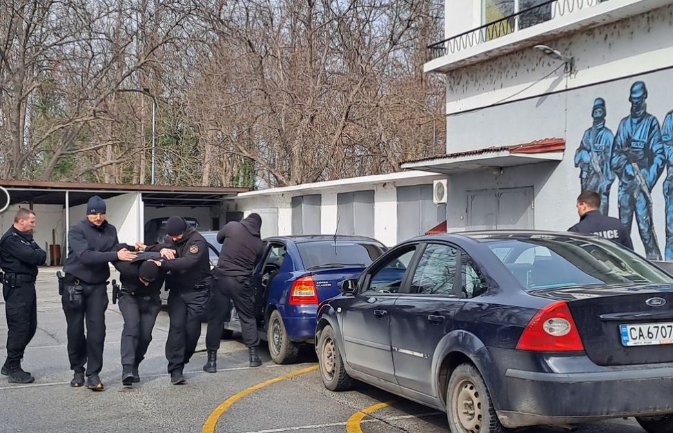 Спецчасти обучават пловдивските полицаи СНИМКИ