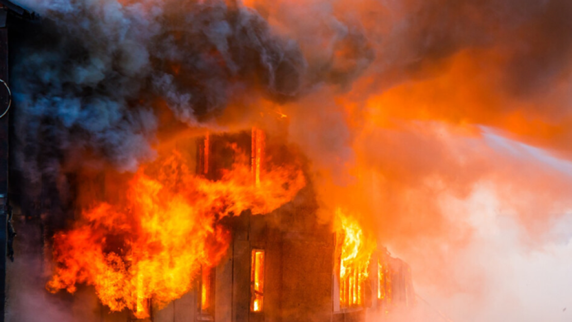 Пожар отне живота на възрастна жена в Карлуково