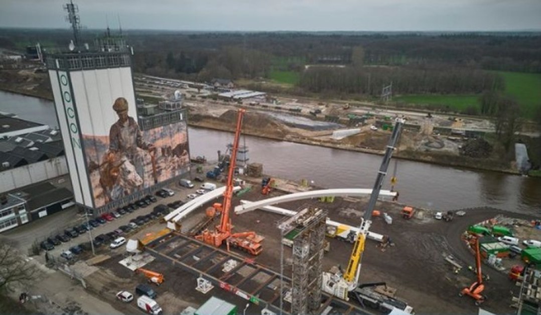 Срути се мост в Нидерландия, има загинали и ранени
