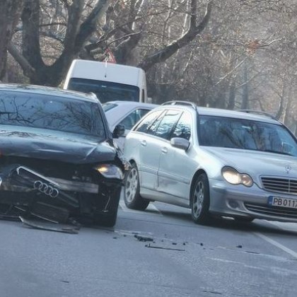 Пътен инцидент затруднява движението в Пловдив Катастрофа е станала на жп