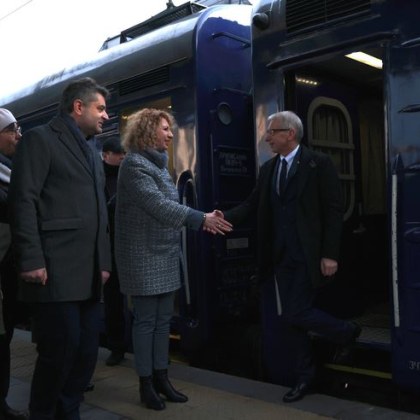 Премиерът Николай Денков пристигна на посещение в Украйна България подкрепя независимостта