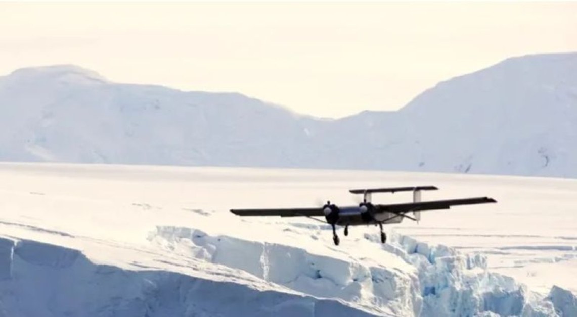 Безпилотен самолет наскоро излетя в небето над Антарктика в тестов