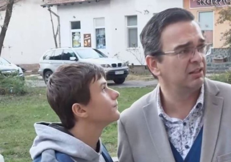 14-годишният Сашко от Перник и баща му Александър Цветанов се