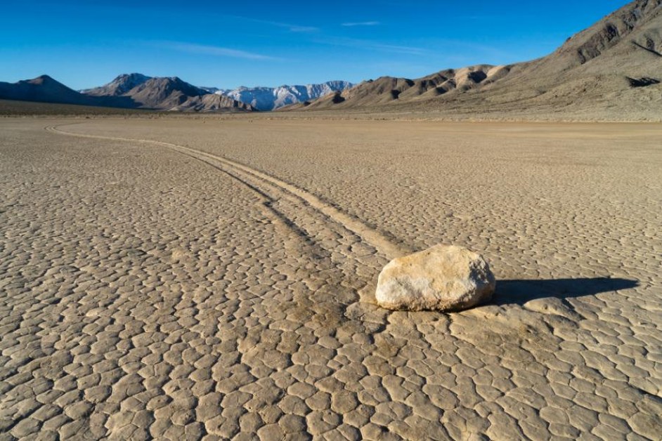 В Долината на смъртта: Странно ново езеро се пълни само