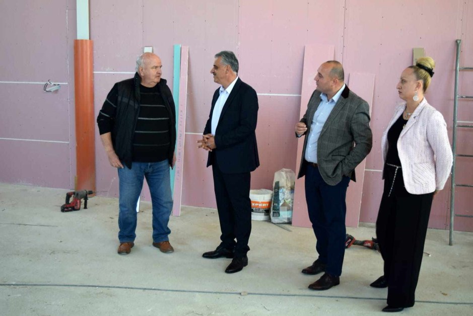 Първа копка и инспекция по проект в Скутаре направи кметът Димитър Иванов
