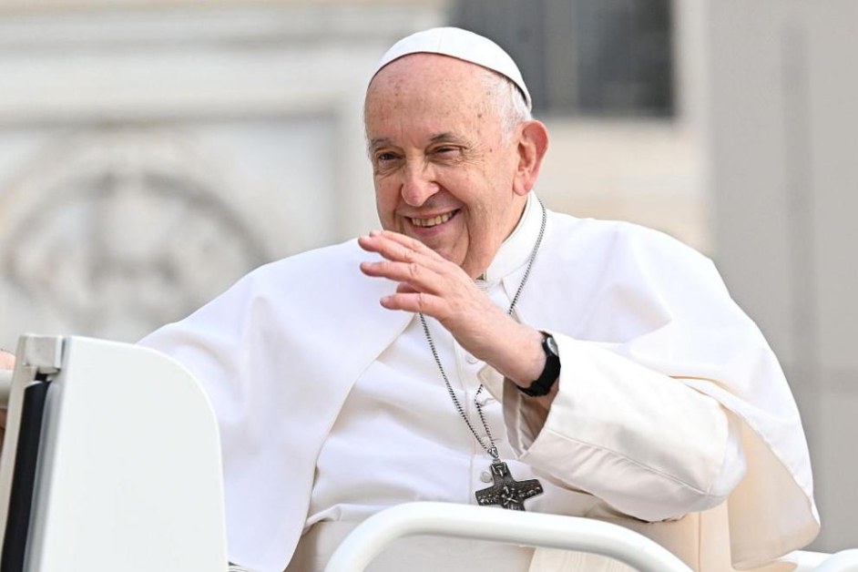 Свещеници пожелаха на папа Франциск да отиде по-скоро на небето