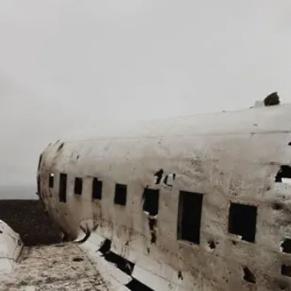 Двама души загинаха при катастрофа между едномоторен самолет Чесна 172