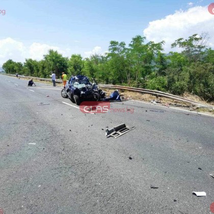 Един човек е загинал а деветима са ранени при катастрофи