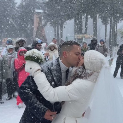 Младоженци от Бургас организираха сватбата си на необичайно място Двамата