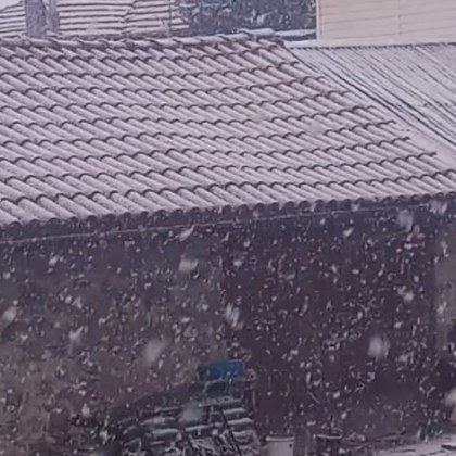 Сняг заваля и в Пазарджишкото село Равногор За това сигнализират