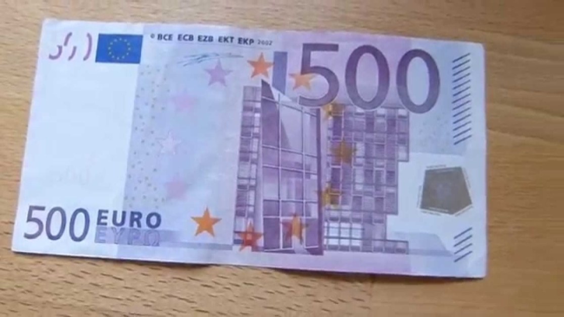 Младежи опитаха да пазаруват с фалшива банкнота от 500 евро
